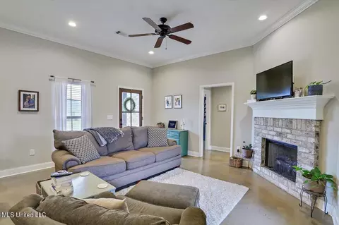 Living - 1237 Addison Ln, Brandon, MS 39042 photo 1 of 2