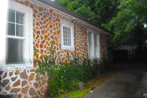 Exterior - 280 Porter Ave, Biloxi, MS 39530 photo 4 of 6