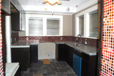 Kitchen - 280 Porter Ave, Biloxi, MS 39530 photo 1 of 2