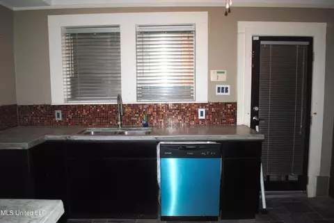 Kitchen - 280 Porter Ave, Biloxi, MS 39530 photo 2 of 2