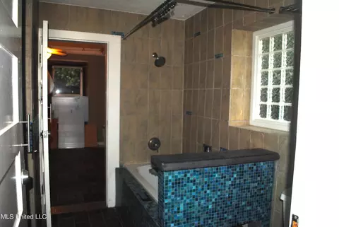 Bath - 280 Porter Ave, Biloxi, MS 39530 photo 1 of 3