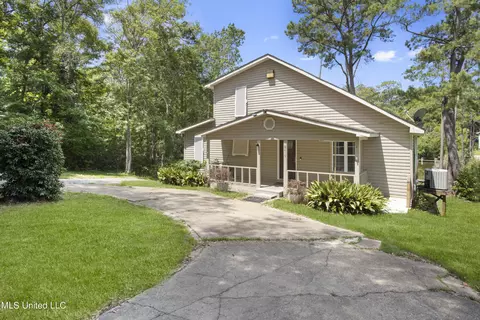 2417 Dolphin Dr, Gautier, MS 39553