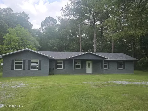 5217 Wildwood Rd, Moss Point, MS 39562