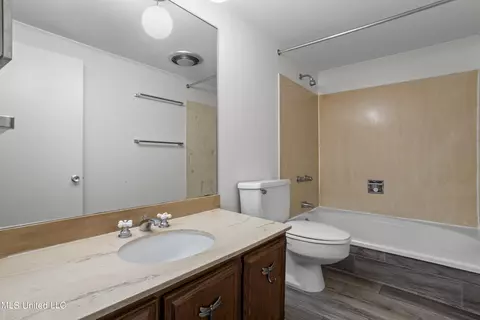 Bath - 214 Lakeside Villa B, Diamondhead, MS 39525 photo 1 of 1