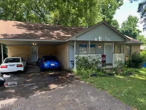 1396 Town And Country Dr, Southaven, MS 38671