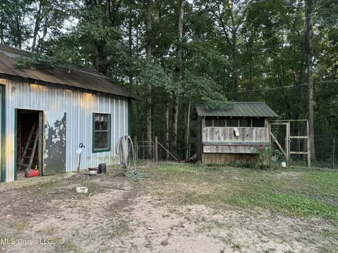 Exterior - 3484 Highway 5, Hickory Flat, MS 38633 photo 12 of 16
