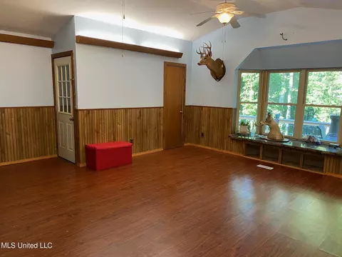 Living - 3484 Highway 5, Hickory Flat, MS 38633 photo 5 of 6