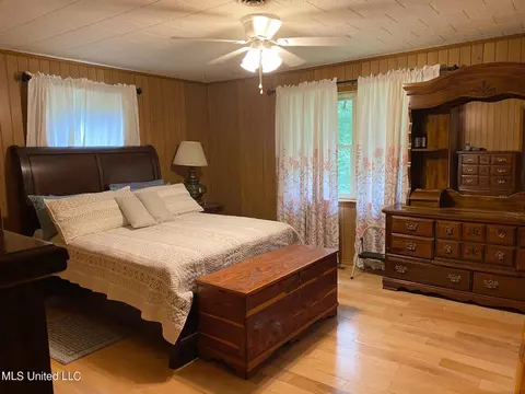 Bedroom - 3484 Highway 5, Hickory Flat, MS 38633 photo 2 of 9