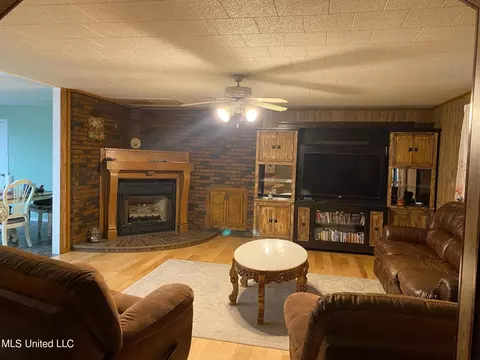 Living - 3484 Highway 5, Hickory Flat, MS 38633 photo 1 of 6