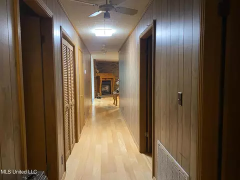 Entry Way - 3484 Highway 5, Hickory Flat, MS 38633 photo 1 of 2
