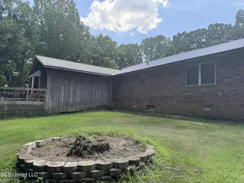 Exterior - 3484 Highway 5, Hickory Flat, MS 38633 photo 5 of 16