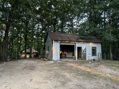 Exterior - 3484 Highway 5, Hickory Flat, MS 38633 photo 13 of 16