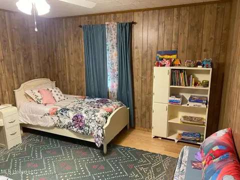 Bedroom - 3484 Highway 5, Hickory Flat, MS 38633 photo 8 of 9