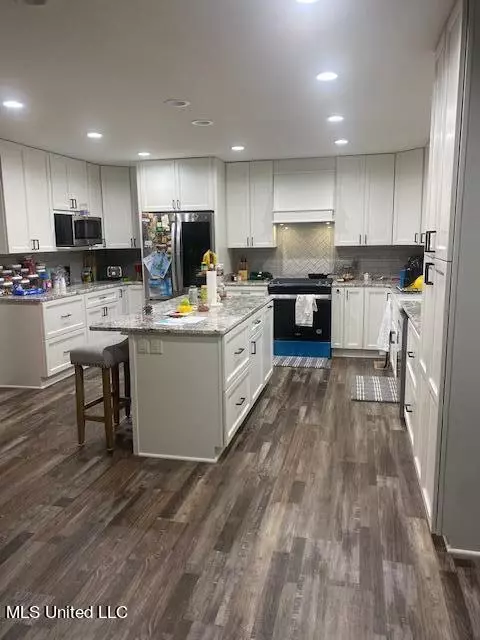Kitchen - 3484 Highway 5, Hickory Flat, MS 38633 photo 1 of 8