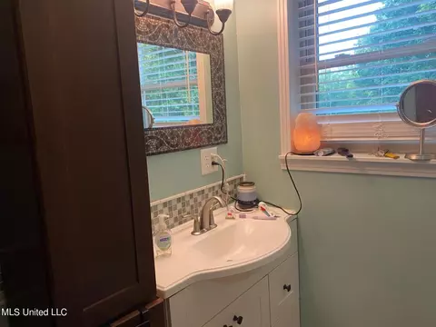 Bath - 3484 Highway 5, Hickory Flat, MS 38633 photo 5 of 6