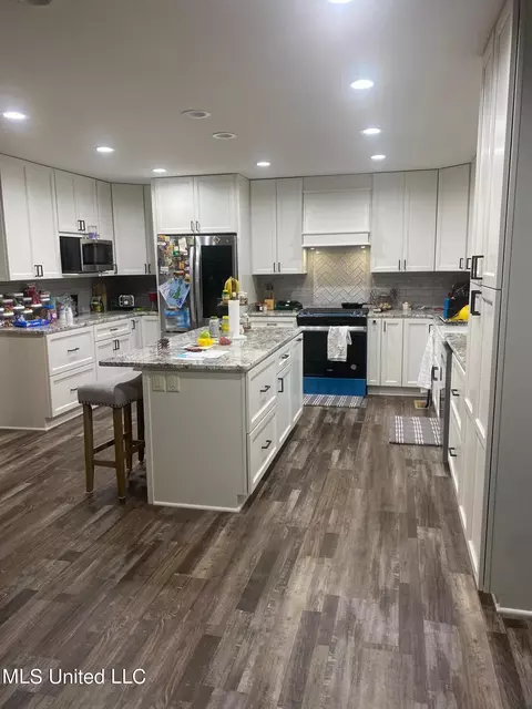 Kitchen - 3484 Highway 5, Hickory Flat, MS 38633 photo 8 of 8