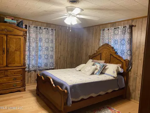 Bedroom - 3484 Highway 5, Hickory Flat, MS 38633 photo 4 of 9