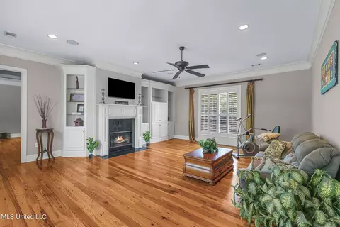 Living - 209 Culpepper Blvd, Madison, MS 39110 photo 1 of 5
