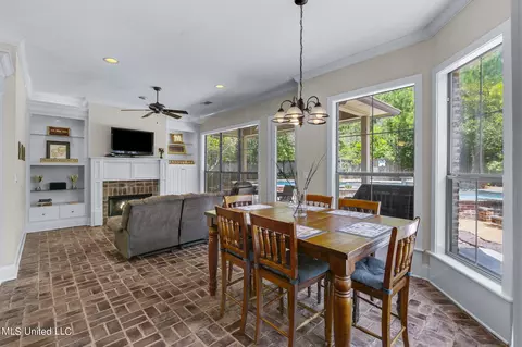 Dining - 209 Culpepper Blvd, Madison, MS 39110 photo 3 of 4