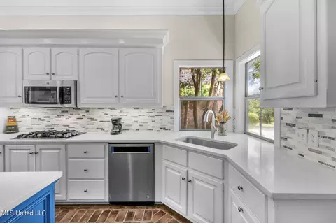 Kitchen - 209 Culpepper Blvd, Madison, MS 39110 photo 5 of 7