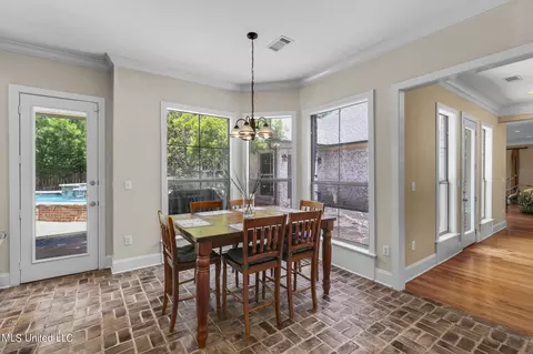 Dining - 209 Culpepper Blvd, Madison, MS 39110 photo 4 of 4
