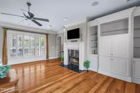 Living - 209 Culpepper Blvd, Madison, MS 39110 photo 4 of 5