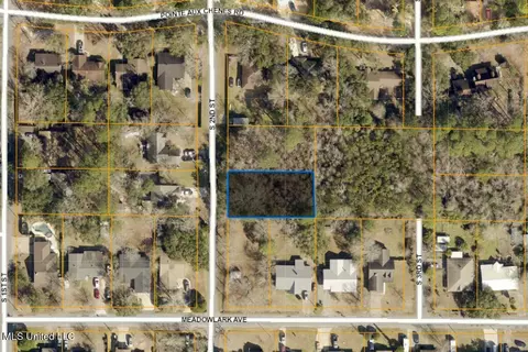1816 S 2nd St, Ocean Springs, MS 39564