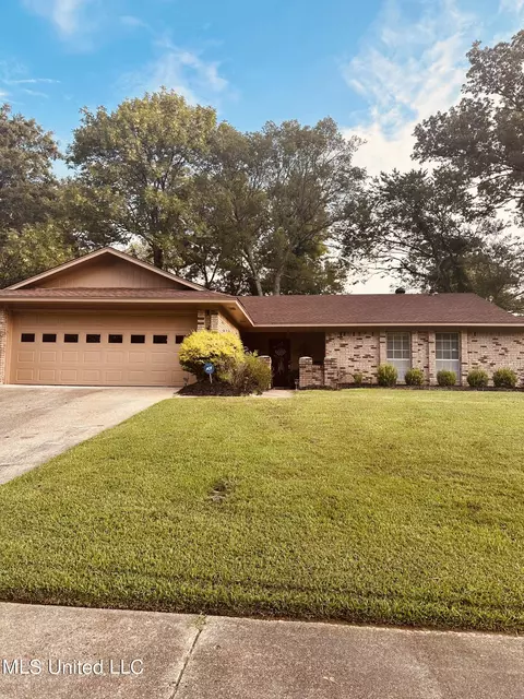 1615 Edgewood Pl, Clinton, MS 39056