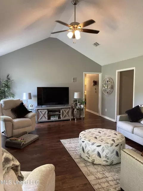 4 Nan Ct, Long Beach, MS 39560 photo 2
