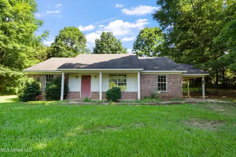 5986 Marianna Rd, Holly Springs, MS 38635