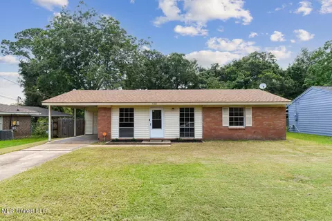 7005 Denver Dr, Biloxi, MS 39532