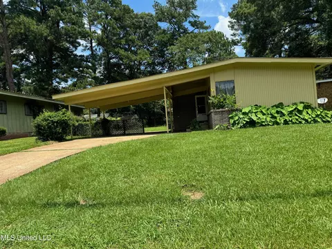 592 Witsell Rd, Jackson, MS 39206