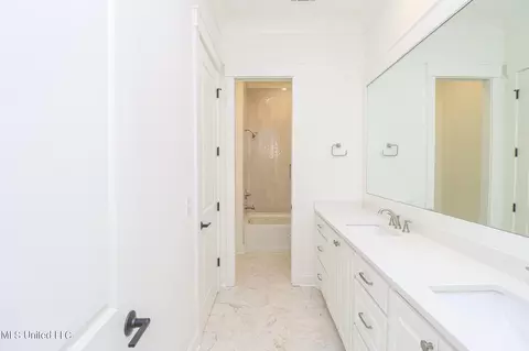 Bath - 913 Brookhollow Court Ct, Flowood, MS 39232 photo 7 of 19