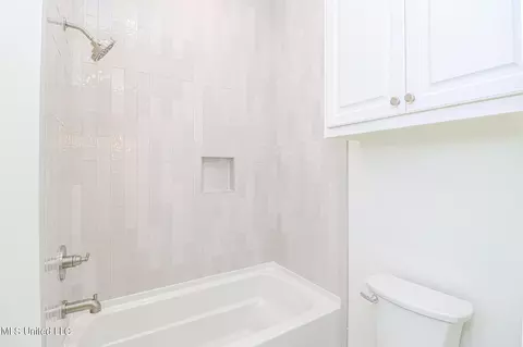 Bath - 913 Brookhollow Court Ct, Flowood, MS 39232 photo 6 of 19