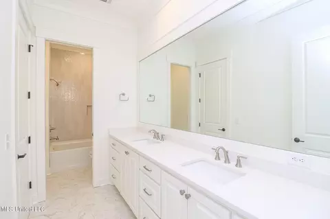 Bath - 913 Brookhollow Court Ct, Flowood, MS 39232 photo 8 of 19