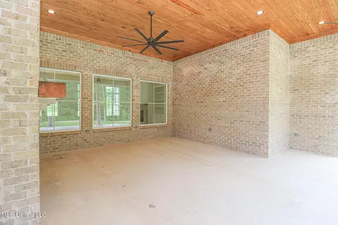 Exterior - 913 Brookhollow Court Ct, Flowood, MS 39232 photo 8 of 12