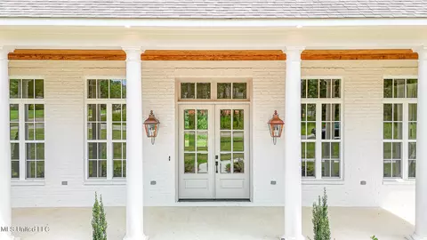 Exterior - 913 Brookhollow Court Ct, Flowood, MS 39232 photo 4 of 12