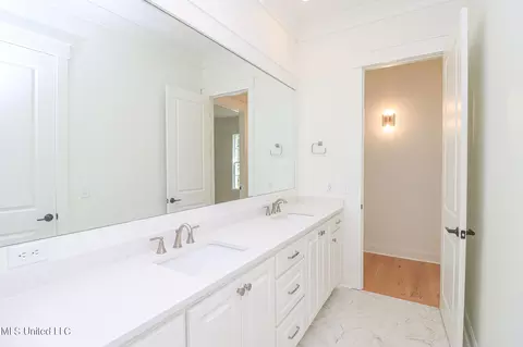 Bath - 913 Brookhollow Court Ct, Flowood, MS 39232 photo 4 of 19