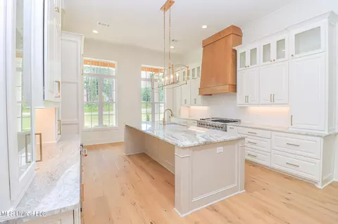 Kitchen - 913 Brookhollow Court Ct, Flowood, MS 39232 photo 4 of 6