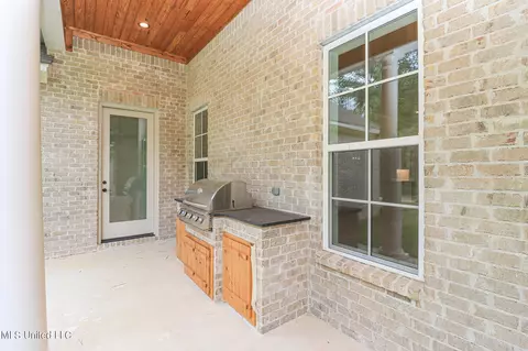 Exterior - 913 Brookhollow Court Ct, Flowood, MS 39232 photo 7 of 12