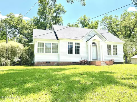 601 W Main St, Utica, MS 39175
