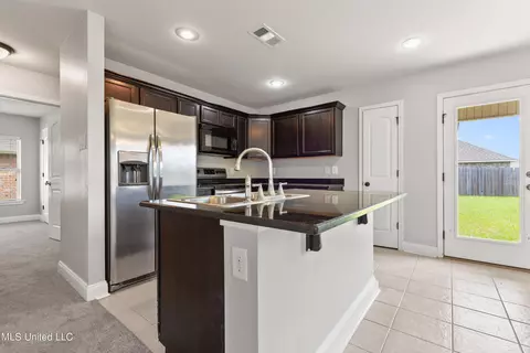 16910 Desmare St, Gulfport, MS 39503 photo 8