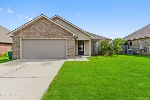 16910 Desmare St, Gulfport, MS 39503 photo 2