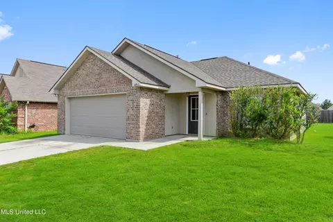 16910 Desmare St, Gulfport, MS 39503