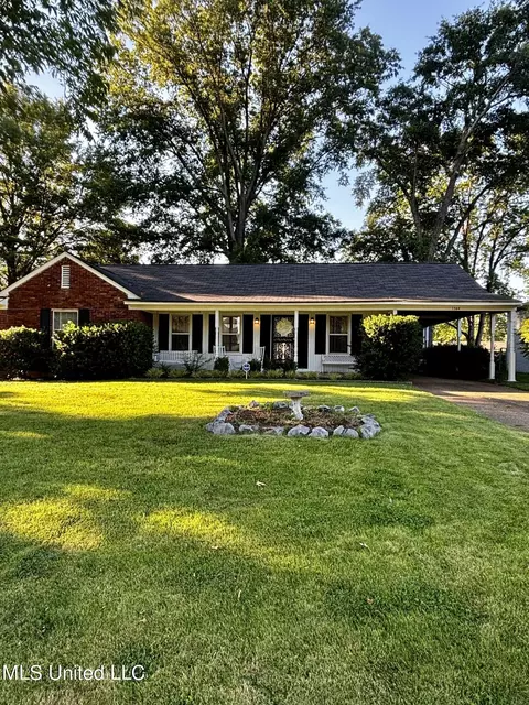 1564 Ticonderoga Dr, Southaven, MS 38671