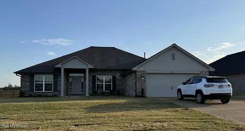 2271 Walk Jones Way, Southaven, MS 38672