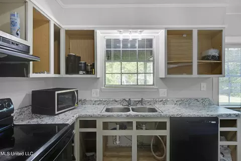 Kitchen - 520 Sharp Blvd, Gulfport, MS 39503 photo 2 of 2