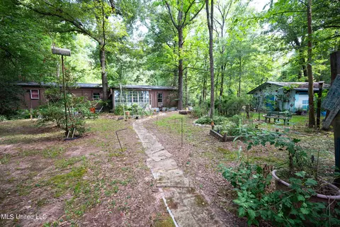 1401 Dixon Ln, Pine Bluff, AR 71603