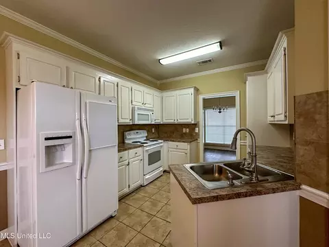 338 Mallory Dr, Byram, MS 39272 photo 8