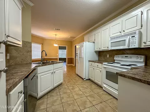 338 Mallory Dr, Byram, MS 39272 photo 7